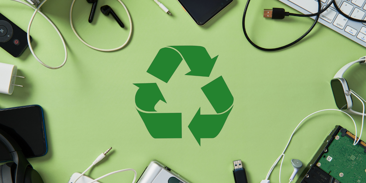 Preventing e-waste with a lifelong smart home system