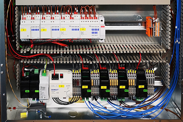 Best Practice: labelling your panels to be safe for all