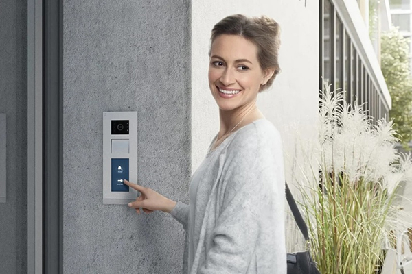 Installation: enhance your KNX offering by integrating door intercom