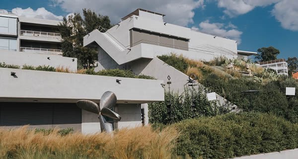 KNX regroupe plusieurs sous-systèmes pour la commande complète dune galerie dart en Grèce