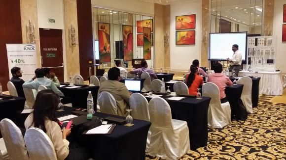 KNX Roadshow Day 2 – Meeting and training platform in Delhi